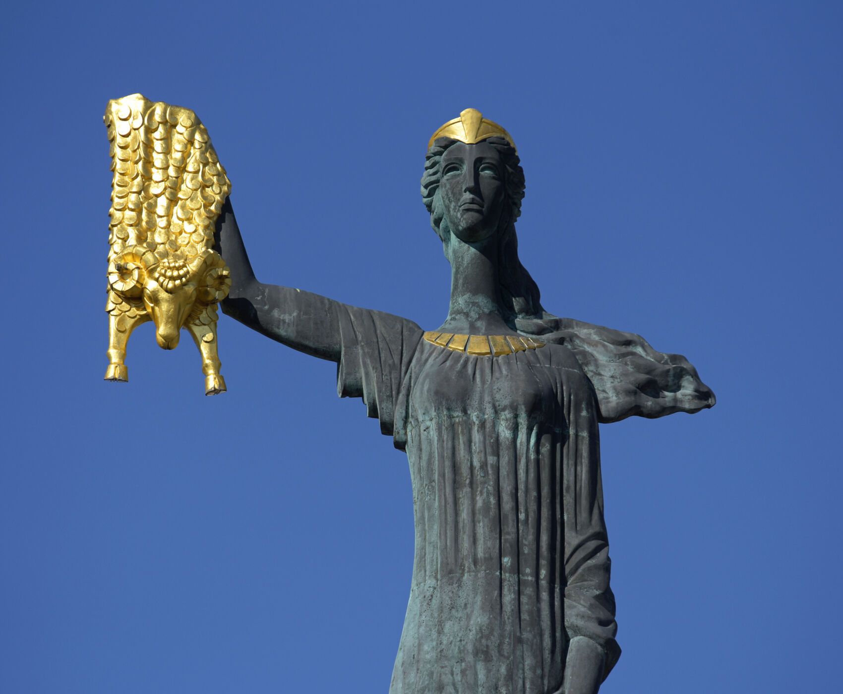 UÇAKLI VAN KARS KARADENİZ BATUM TURU