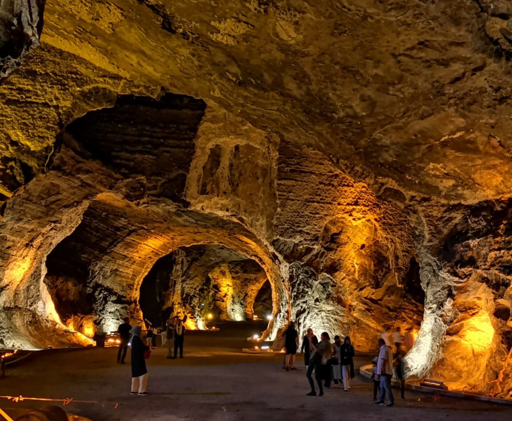 UÇAKLI VAN KARS KARADENİZ BATUM TURU