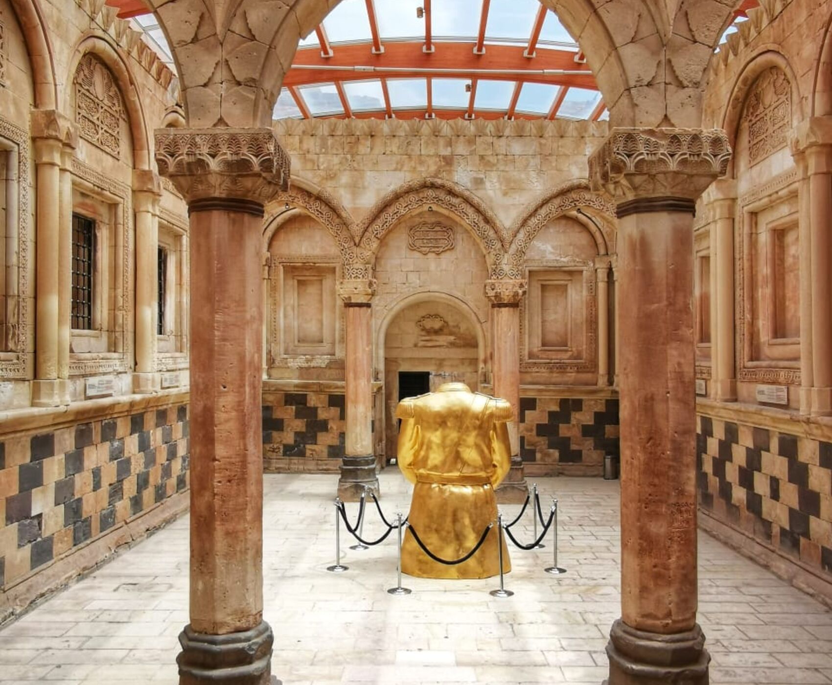 UÇAKLI VAN KARS KARADENİZ BATUM TURU