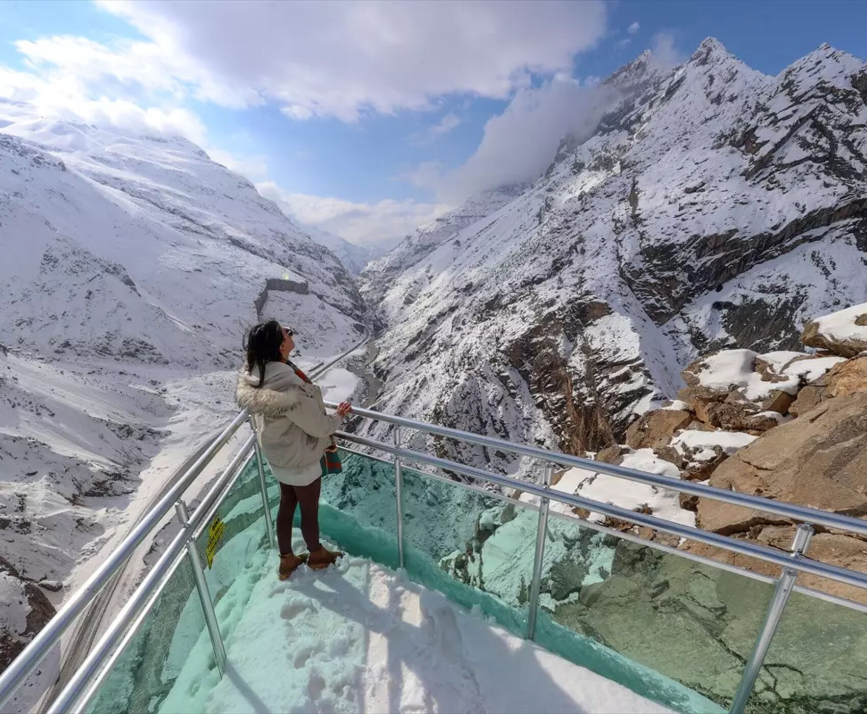 UÇAKLI VAN BAŞKALE YÜKSEKOVA HAKKARİ ŞIRNAK CİZRE DİYARBAKIR