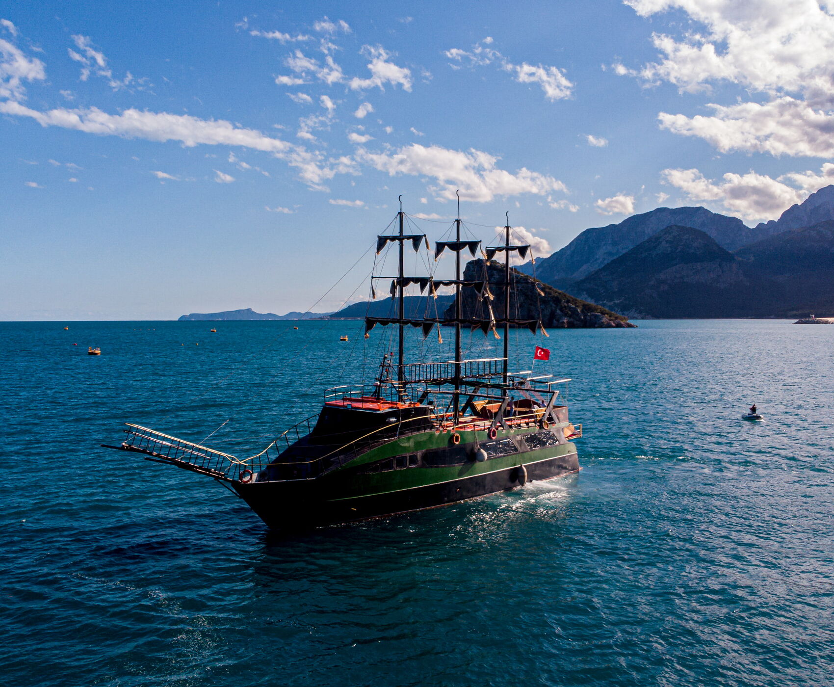 BALIKCI BARINAĞI ALİ BABA KORSAN TEKNESİ İLE ŞELALE TURU