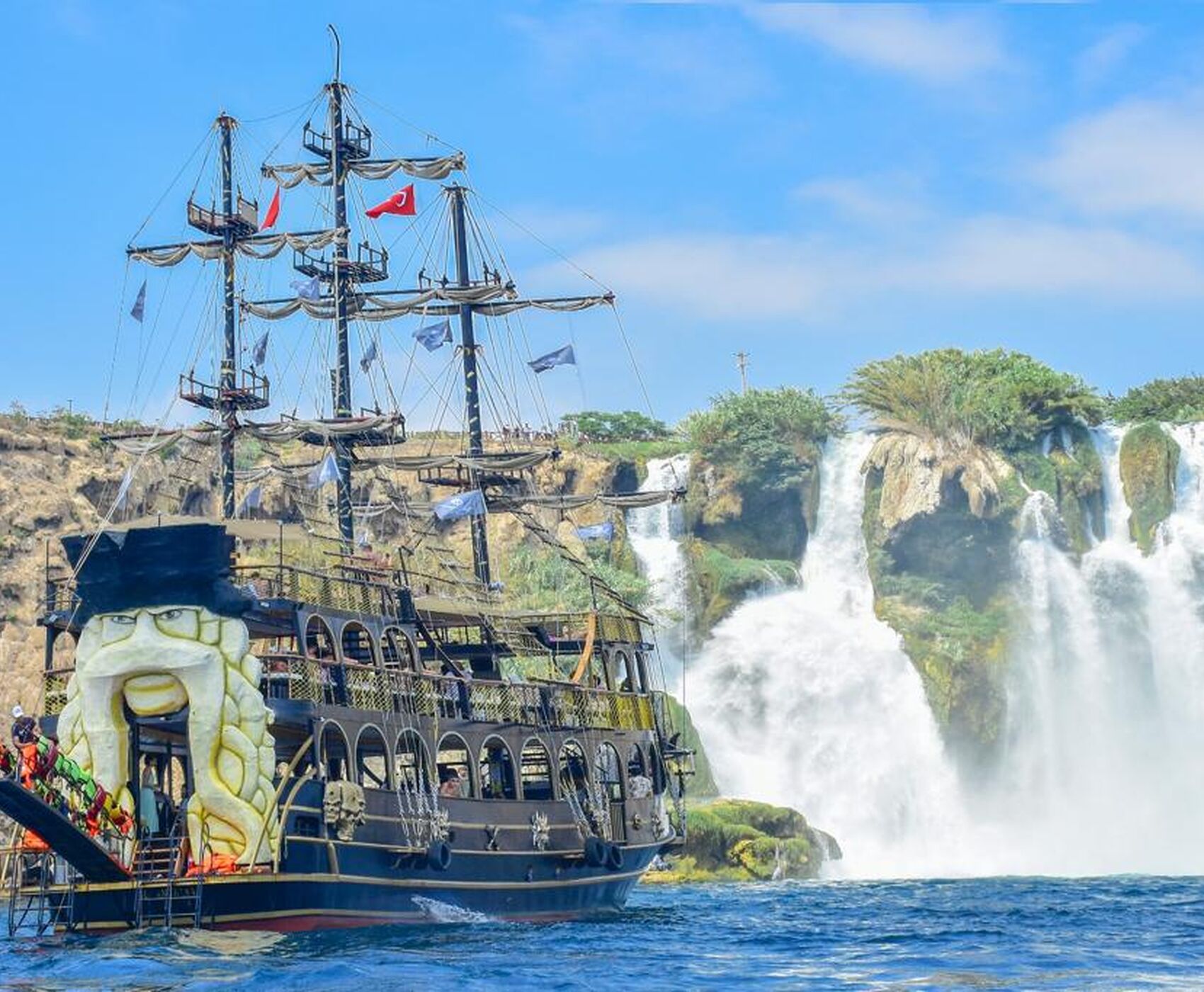 BALIKCI BARINAĞI ALİ BABA KORSAN TEKNESİ İLE ŞELALE TURU