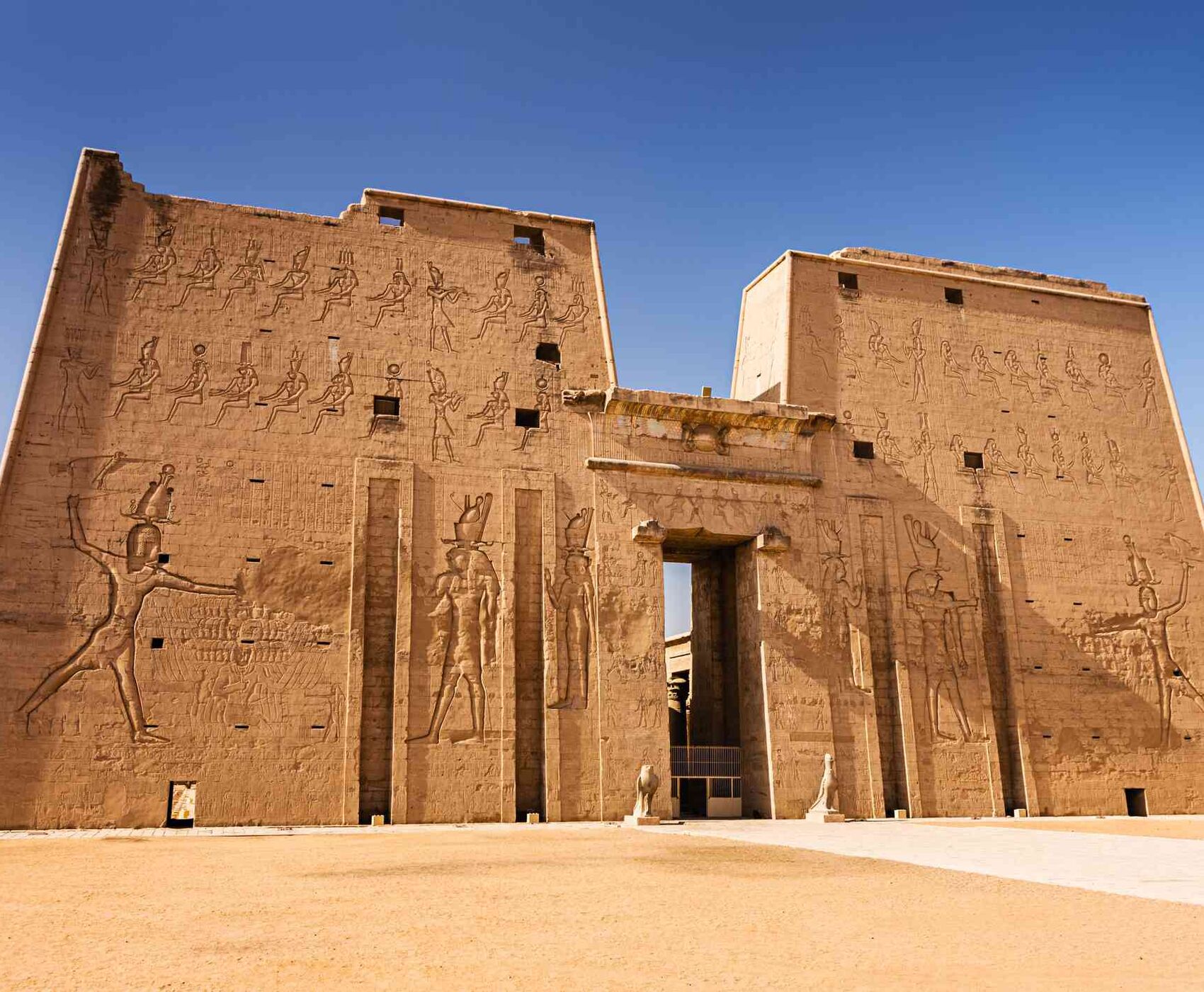 İSTANBUL ÇIKIŞLI HERŞEY DAHİL BAŞTAN BAŞA MISIR  HURGADA LUXOR ASWAN KAHİRE SHARM EL SHEİKH