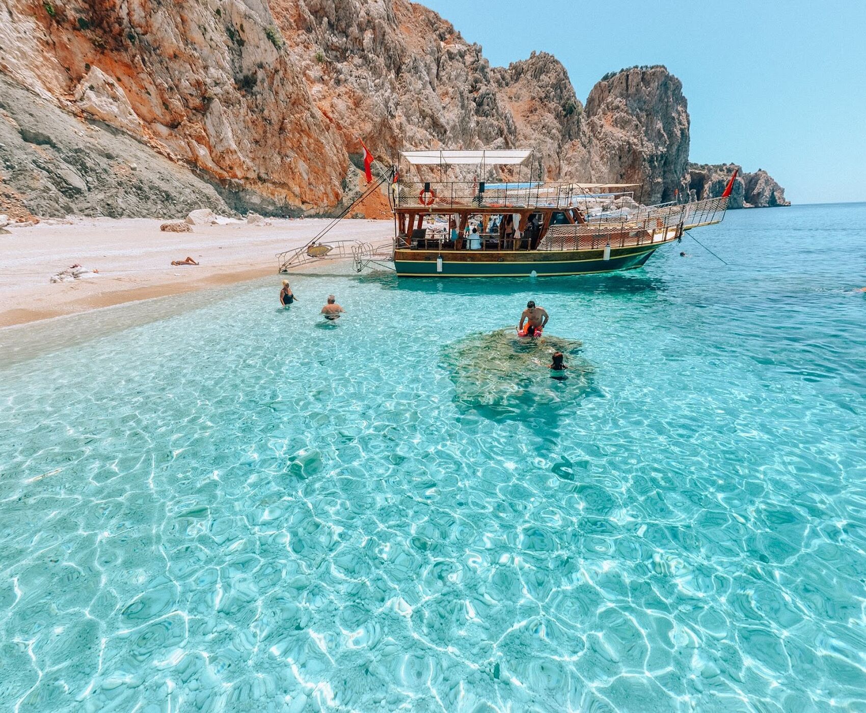 PAPAZ İSKELESİ & KORSAN KOYU & SULUADA YAT TURU